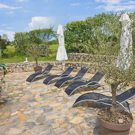 Le Martalou 3* Lacapelle-Viescamp